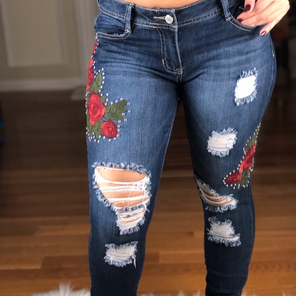 Cred NY Sexy Ripped Distressed Floral Jeans, 5/27 - Picture 1 of 7